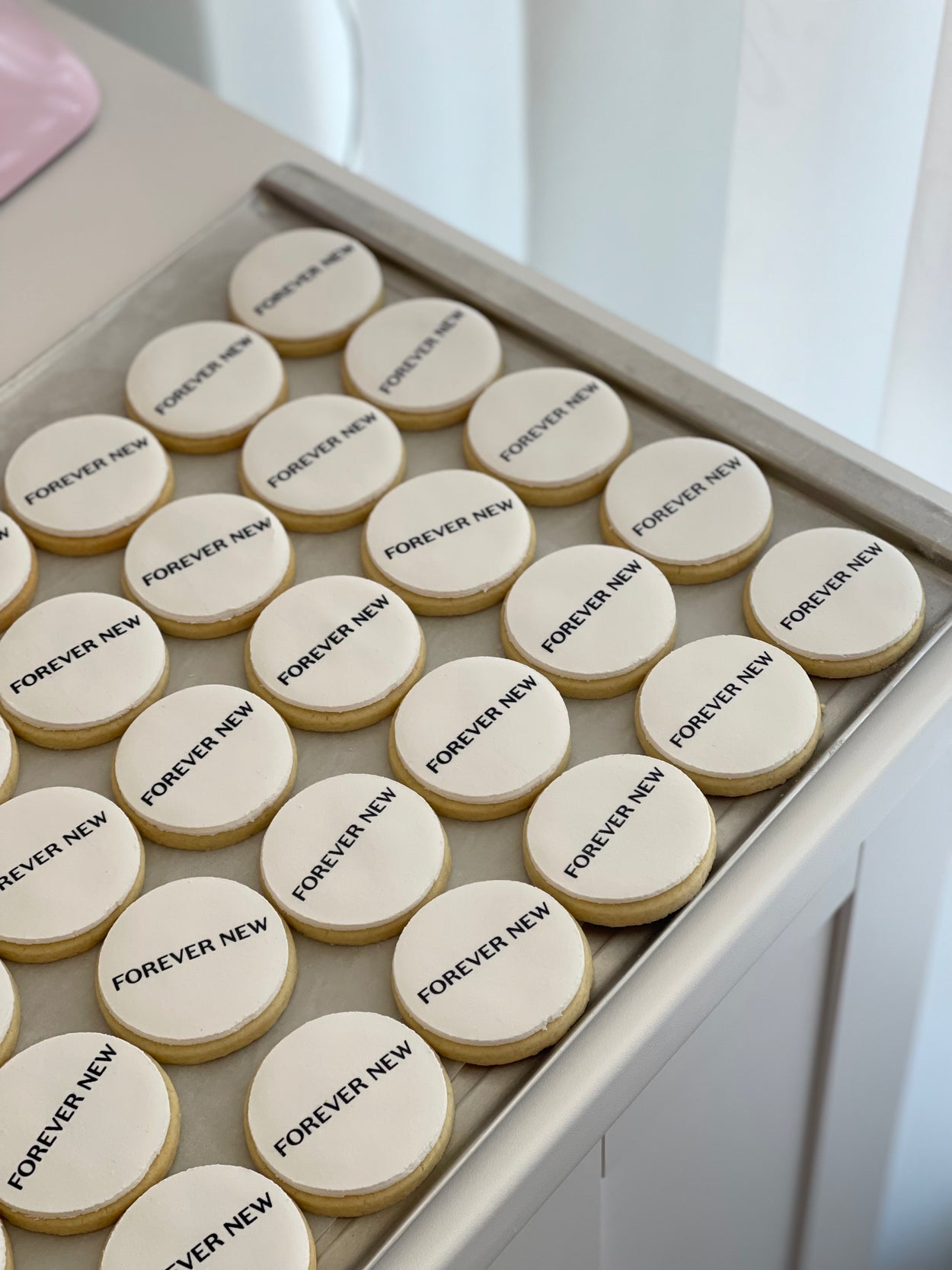 Custom event cookies with logo decoration, ideal for corporate and personal celebrations